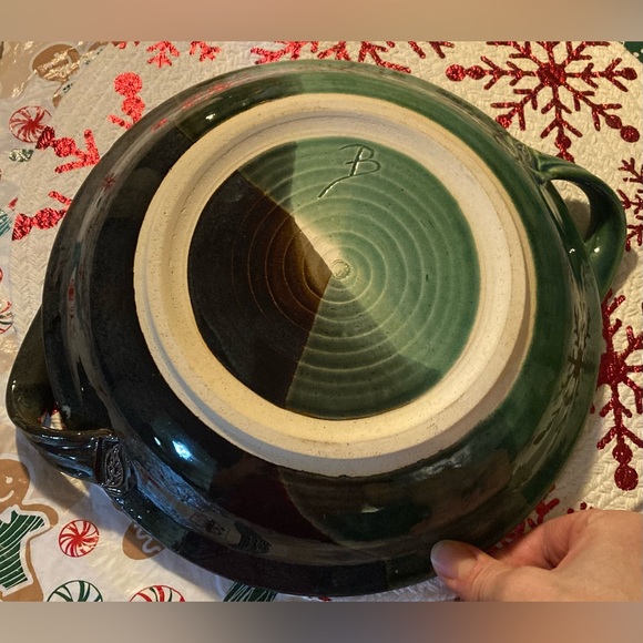 Green stoneware handmade leaf bowl - Picture 2 of 6